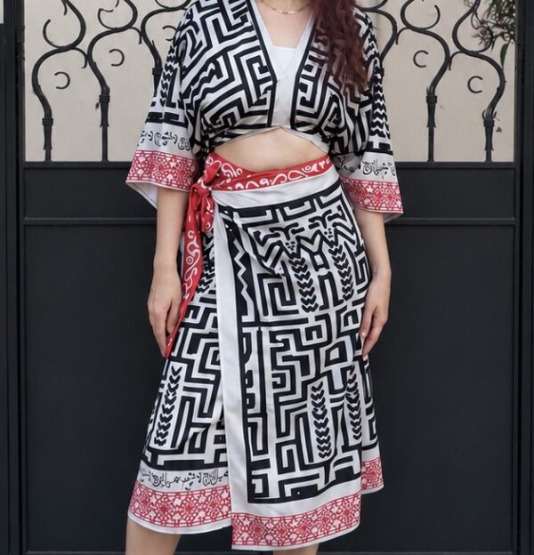 C1B34EAD-7D3B-4B09-93C0-73911AD3EC54 Freesize set (Blouse + Skirt)